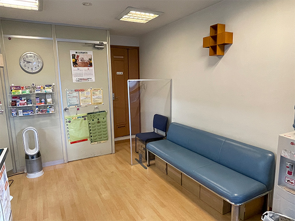 パイン薬局 待合